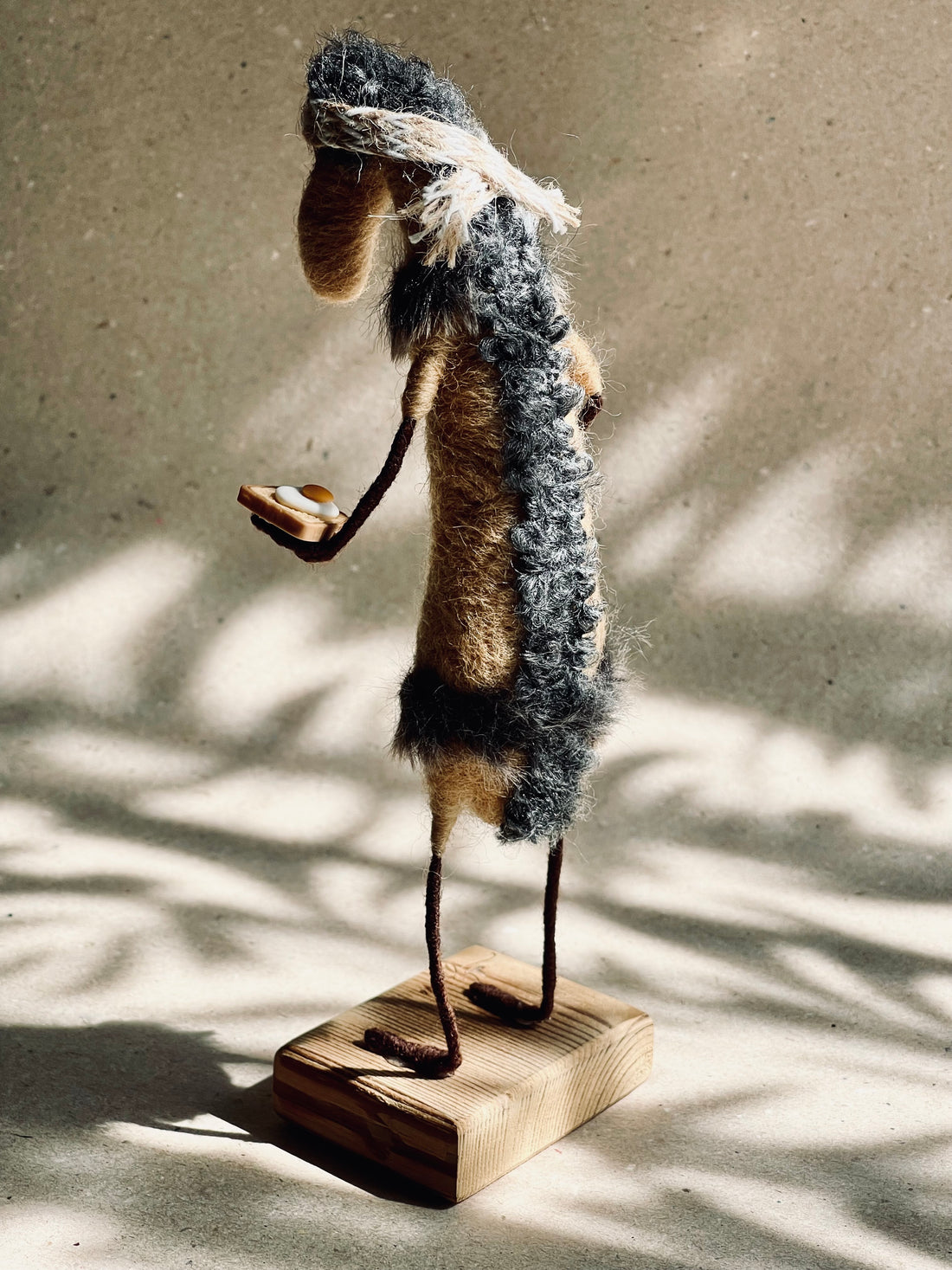 Bir deri bir kemik figürü