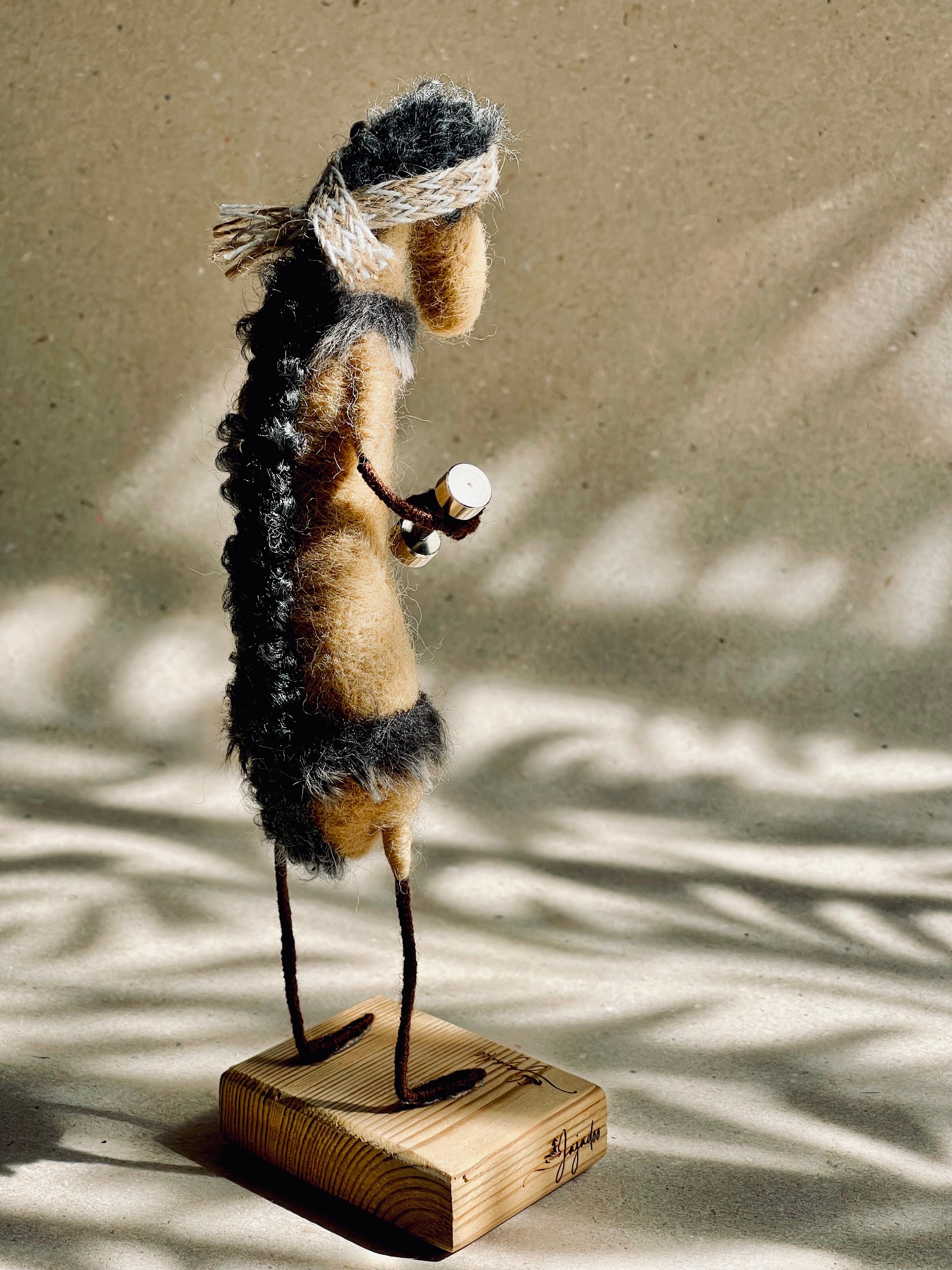 Bir deri bir kemik figürü