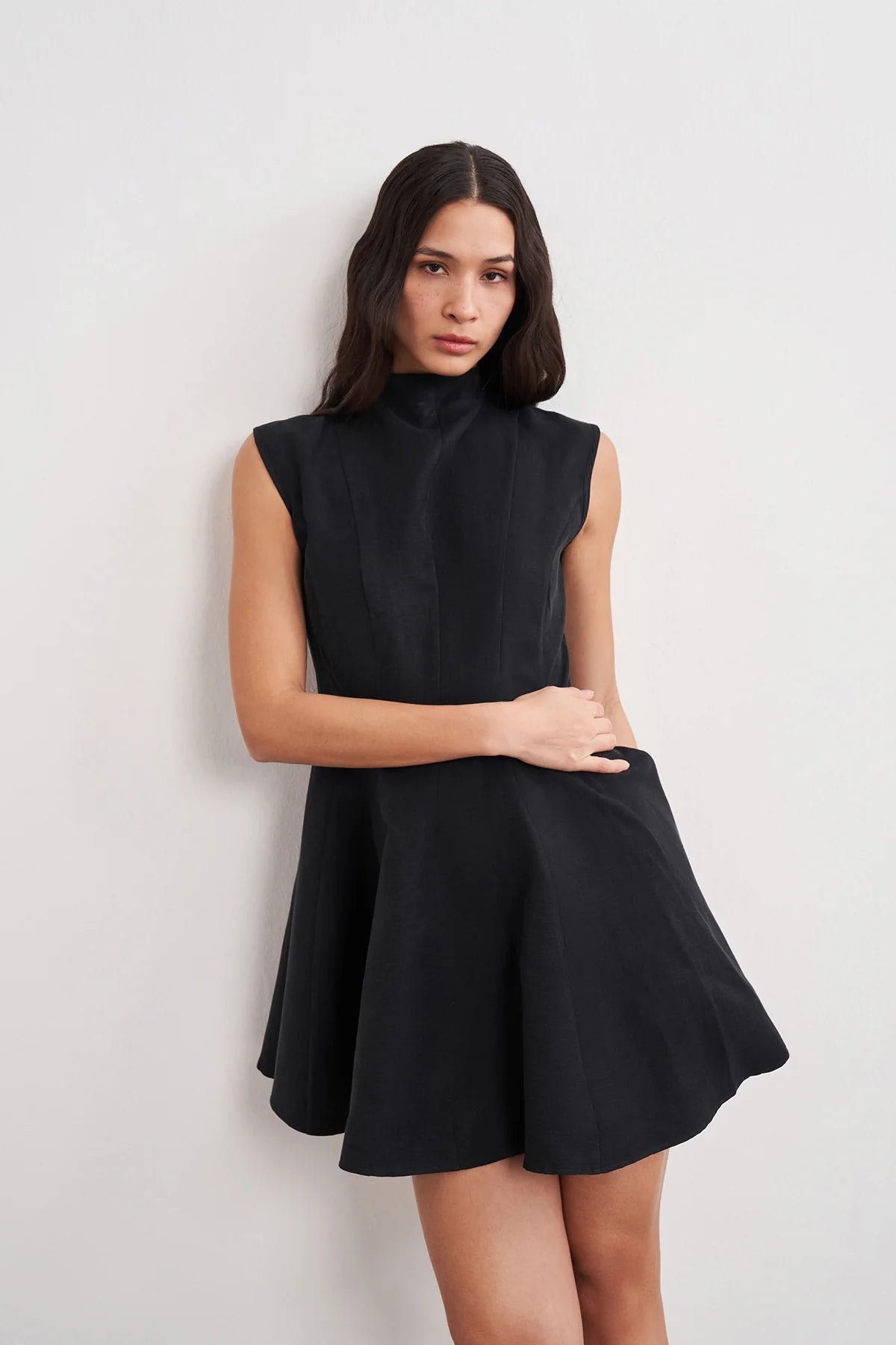 Volanlı Boğaz Detaylı Mini Elbise