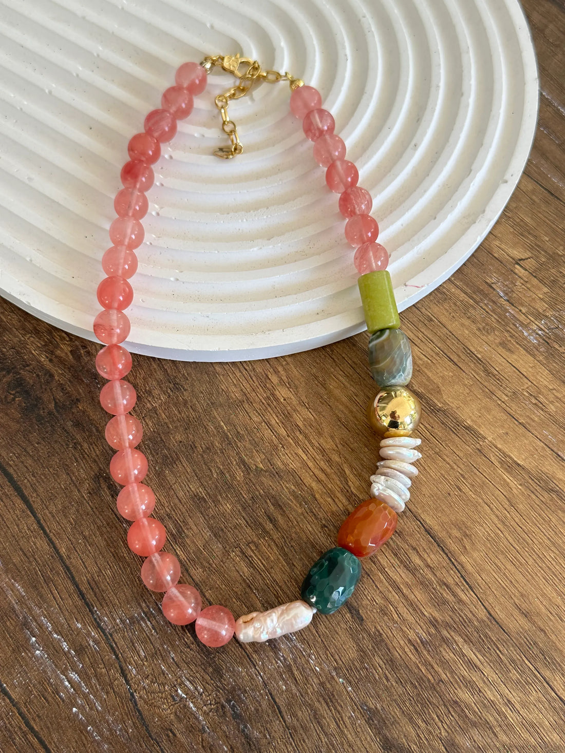 Lunaris, Doğaltaş İnci Kolye