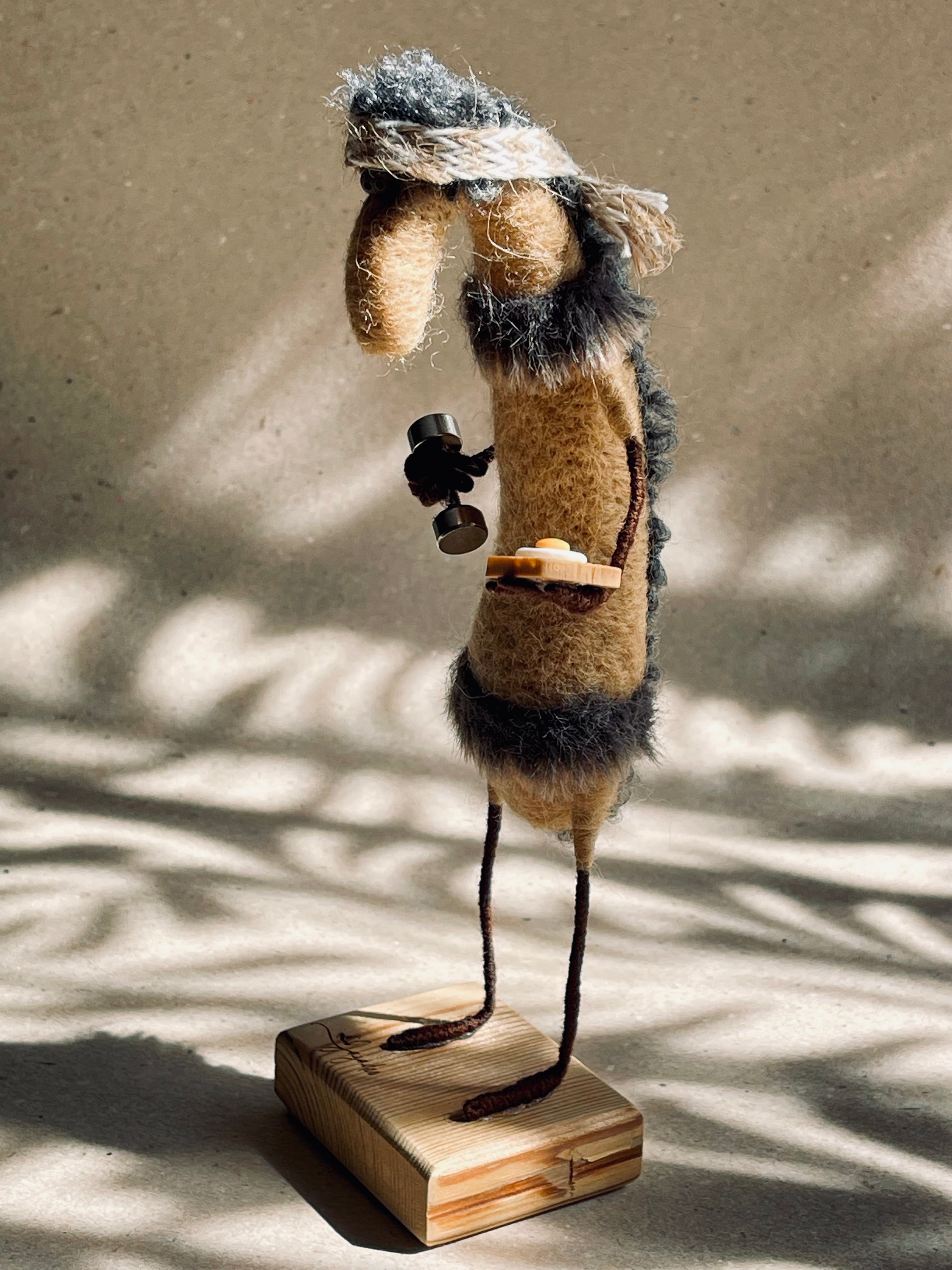 Bir deri bir kemik figürü