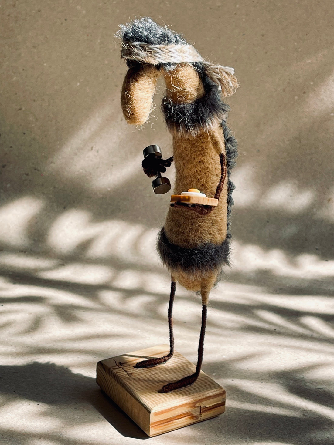 Bir deri bir kemik figürü