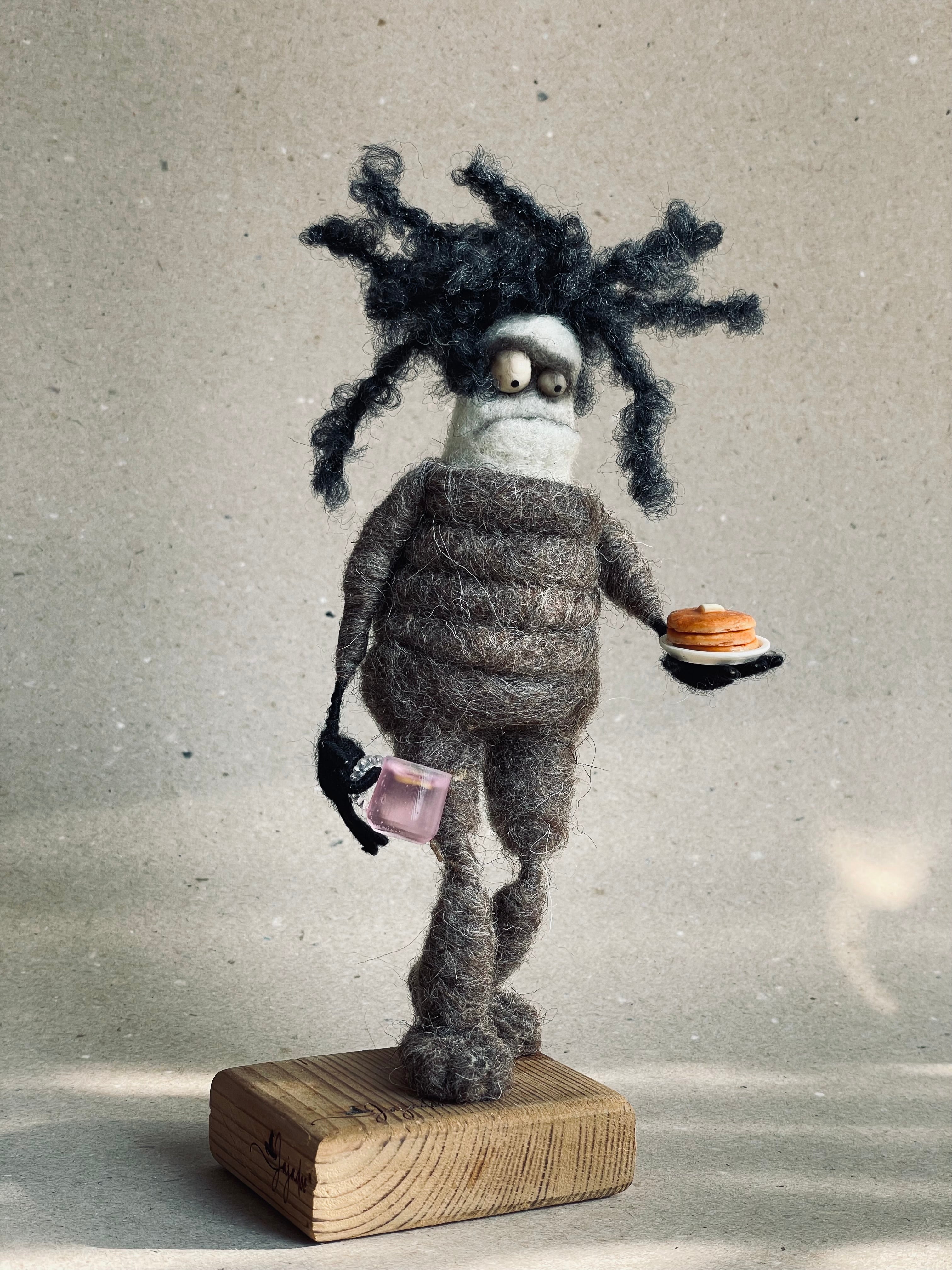 Tuhaf bakış figürü