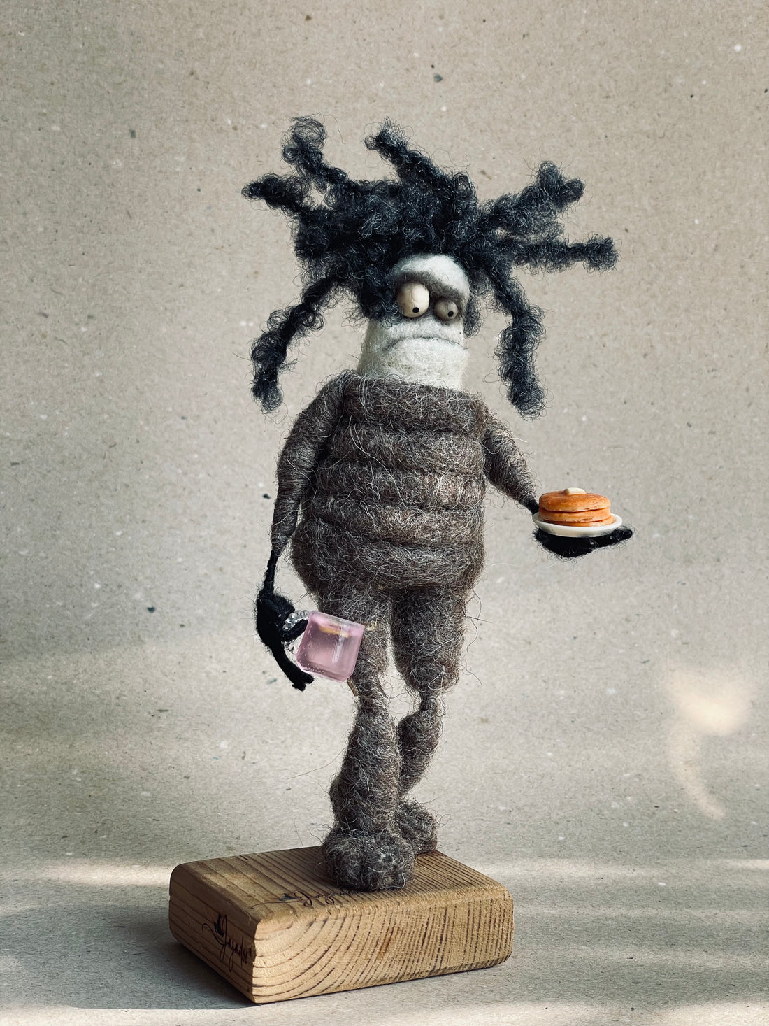 Tuhaf bakış figürü