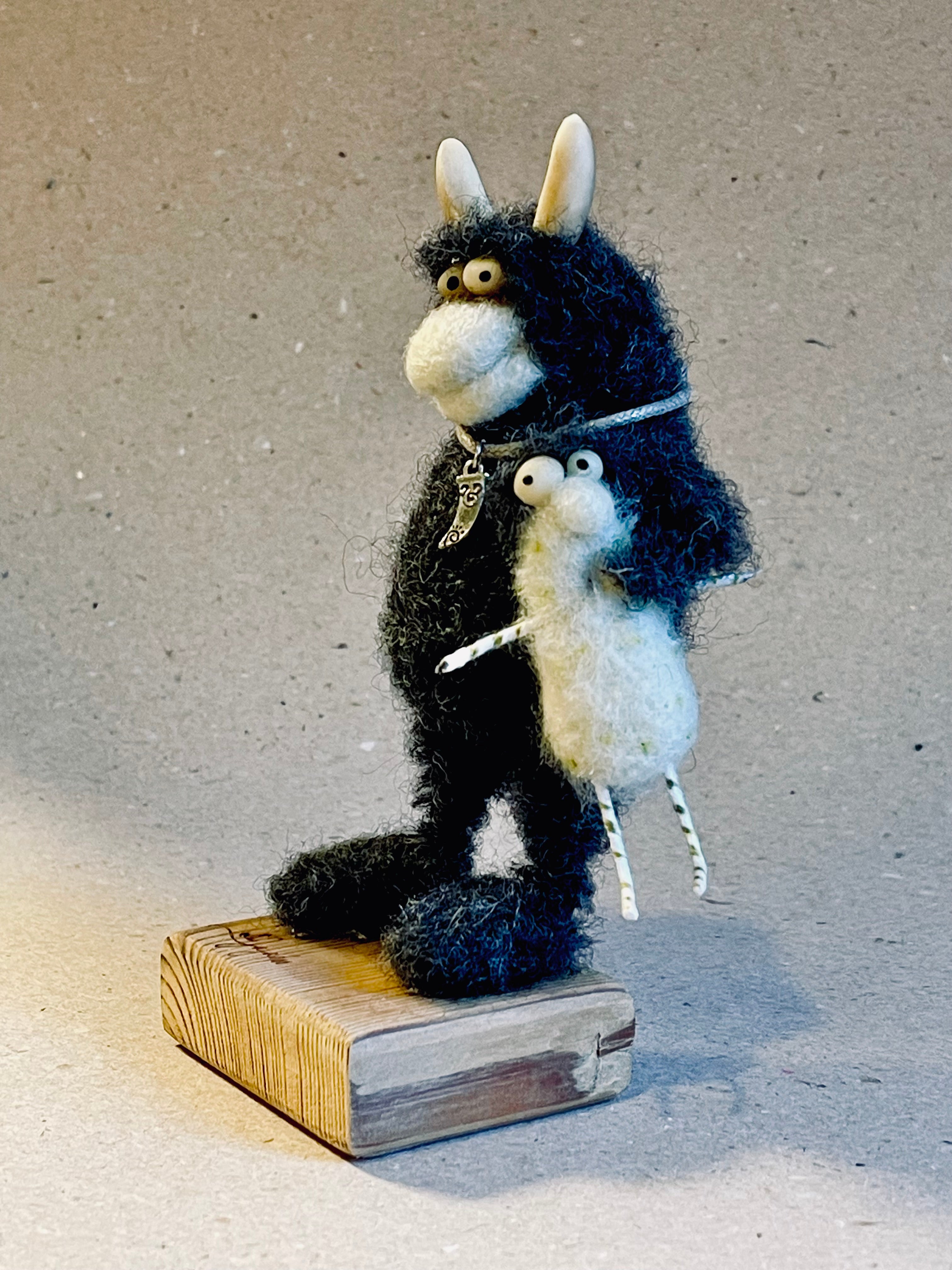 Yalancı Avsıcı Figürü