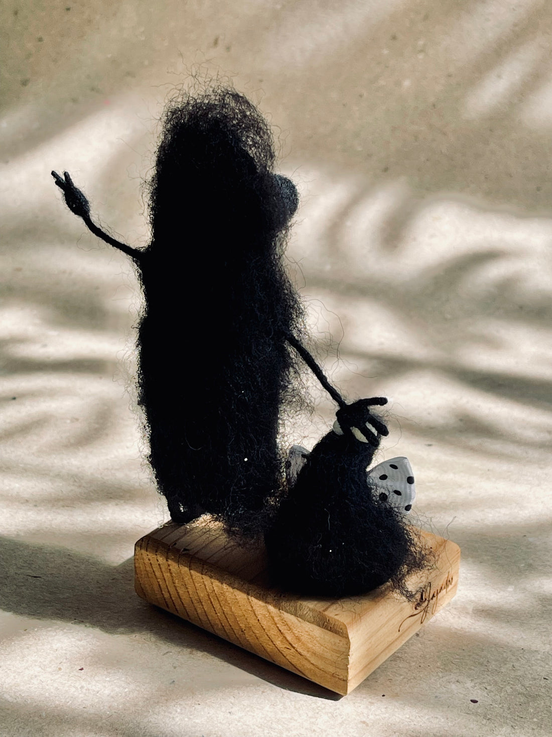 Kömür bey ve karagaga figürü