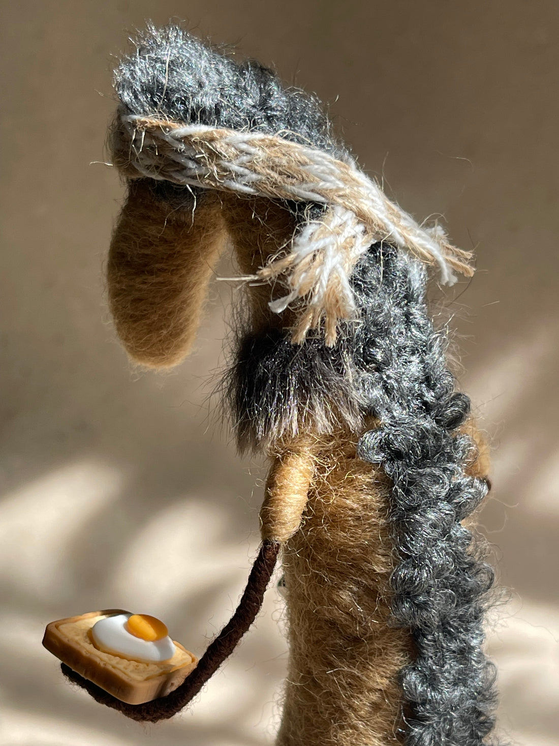 Bir deri bir kemik figürü