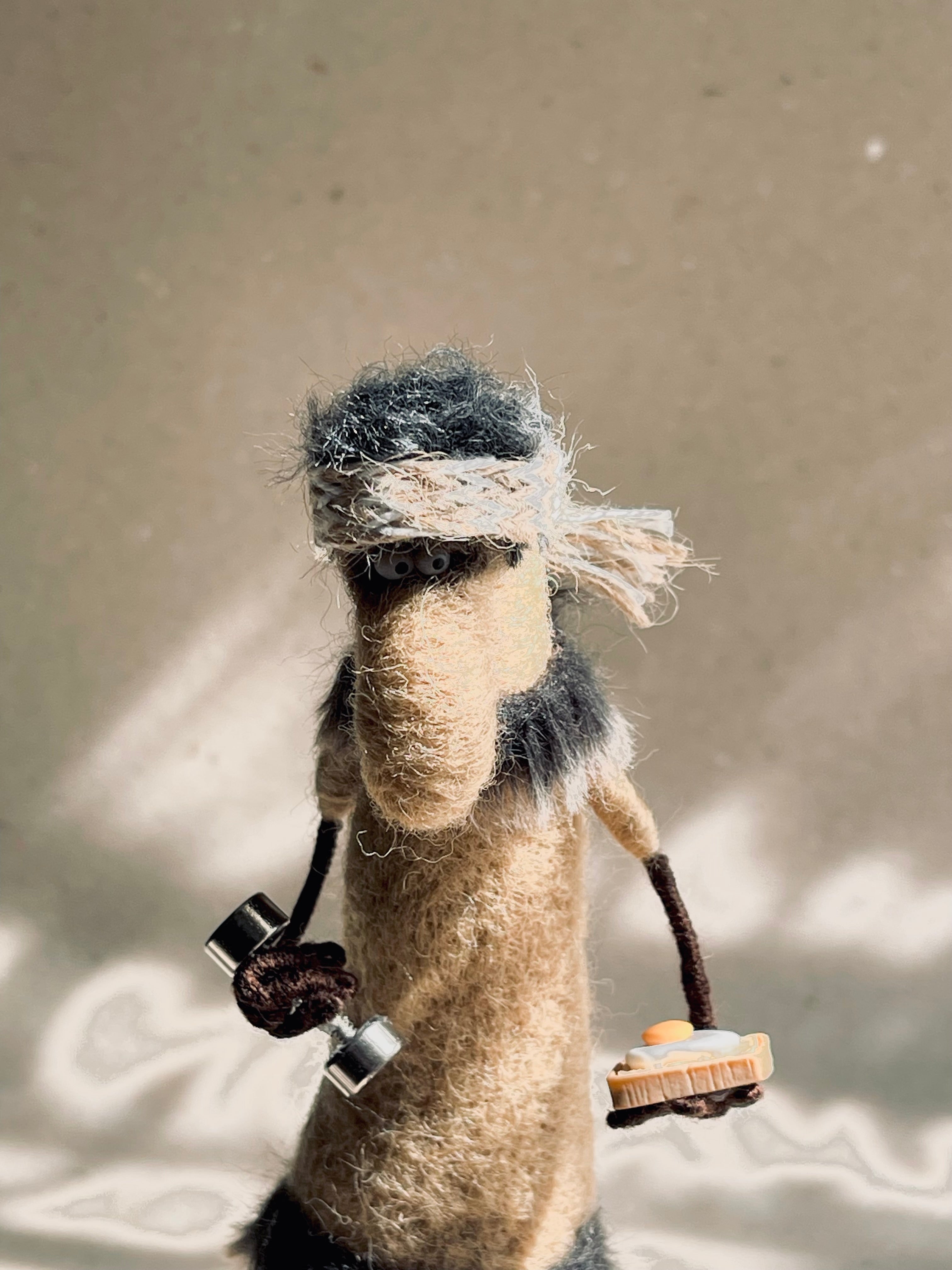 Bir deri bir kemik figürü